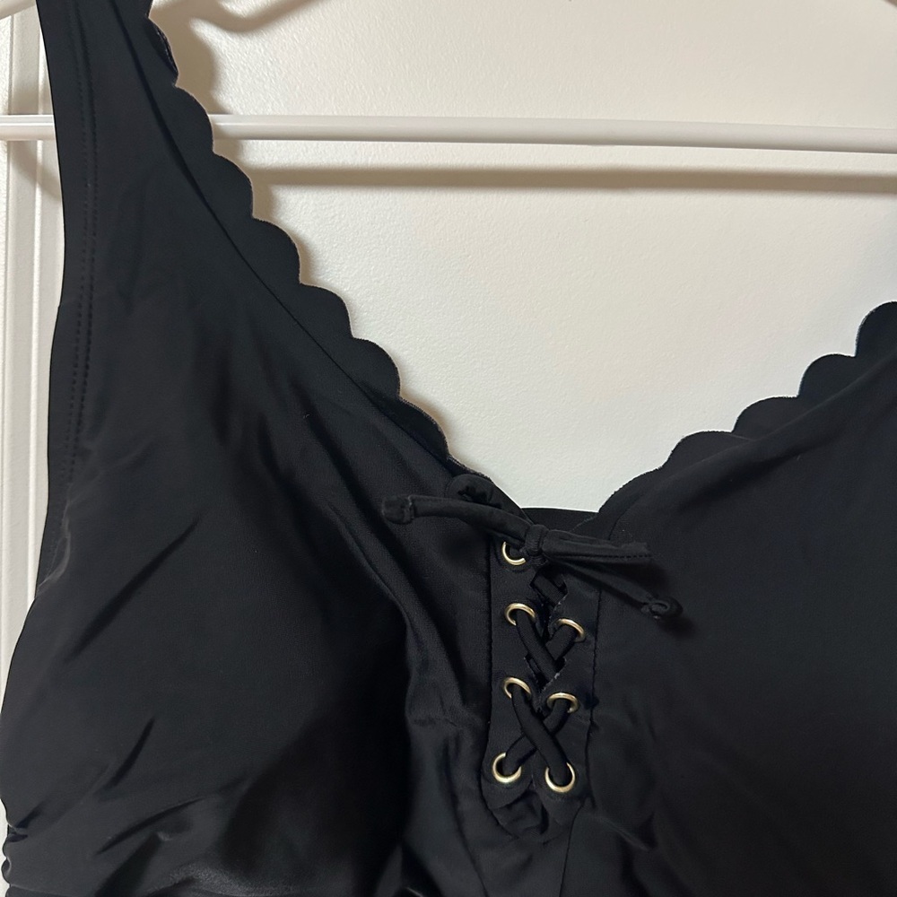 Black Scalloped One-Piece Swimsuit - Picture 2 of 6